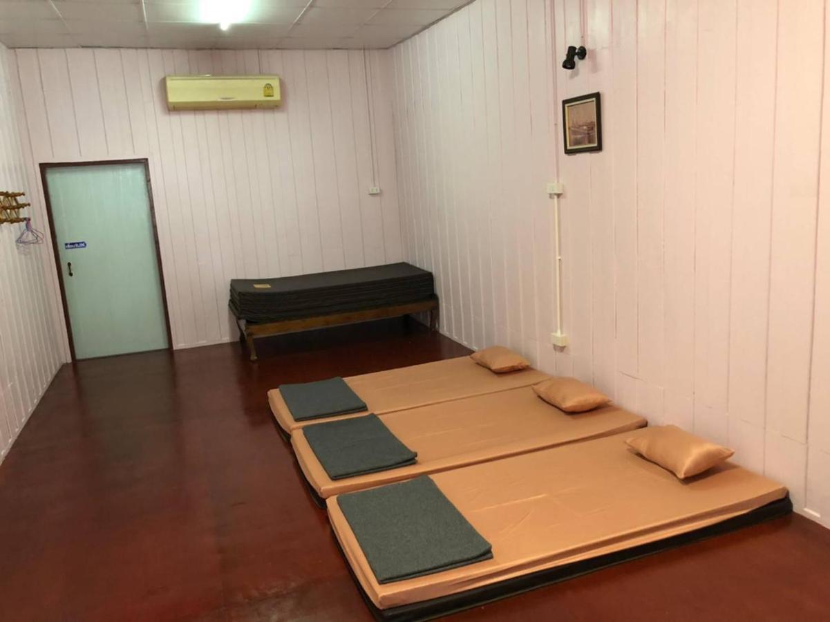 Rub Lom Chom Klong Homestay 춤폰 외부 사진