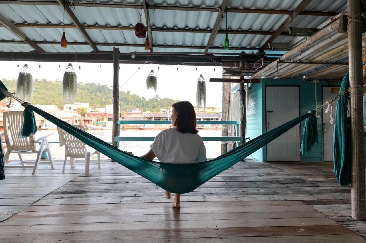 Rub Lom Chom Klong Homestay 춤폰 외부 사진