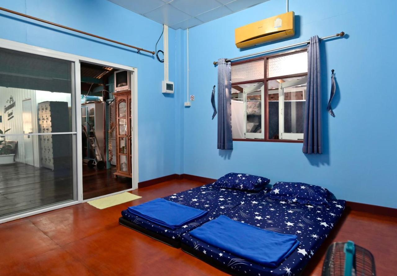 Rub Lom Chom Klong Homestay 춤폰 외부 사진