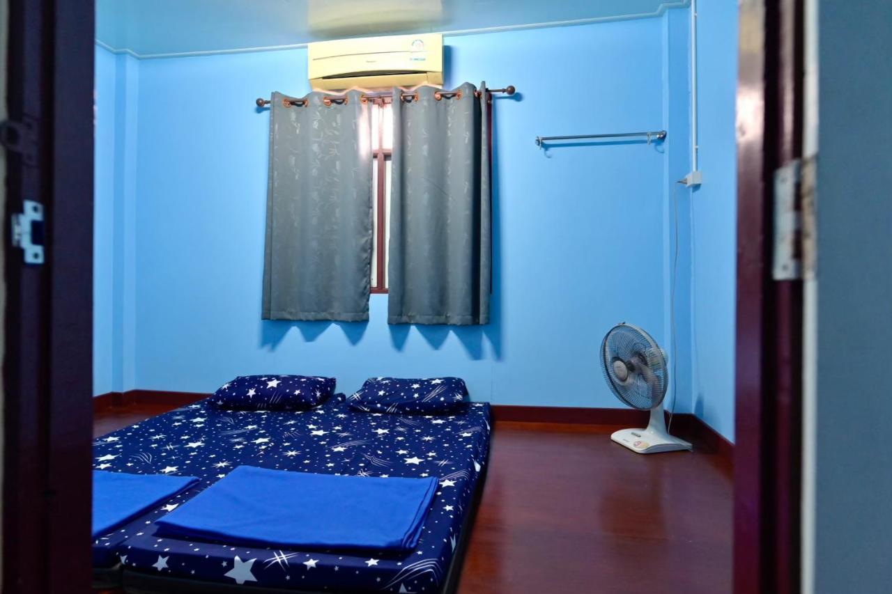 Rub Lom Chom Klong Homestay 춤폰 외부 사진
