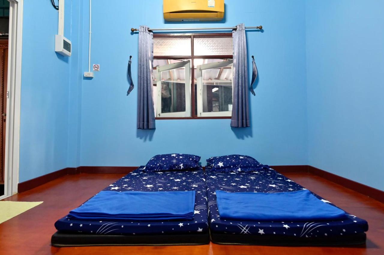 Rub Lom Chom Klong Homestay 춤폰 외부 사진
