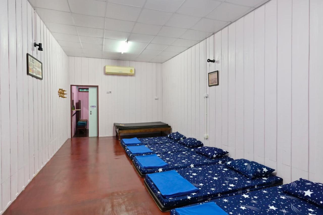 Rub Lom Chom Klong Homestay 춤폰 외부 사진