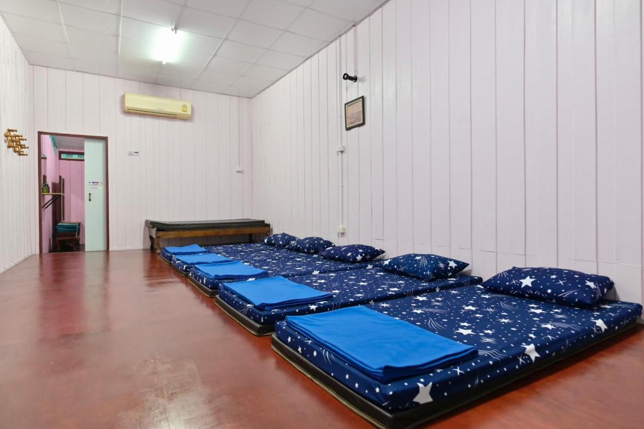 Rub Lom Chom Klong Homestay 춤폰 외부 사진